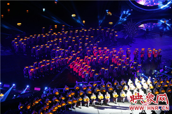 “節(jié)·會(huì)”期間的清明上河園喜事一串串 “節(jié)·會(huì)”期間的清明上河園喜事一串串