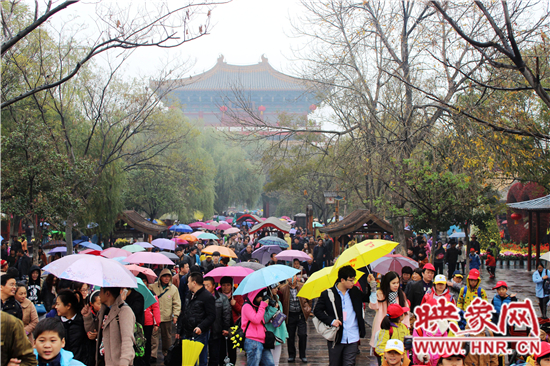 天好、花美 中國(guó)開(kāi)封第32屆菊花文化節(jié)延長(zhǎng)一周