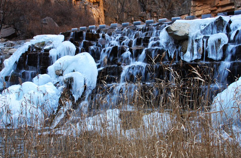 冬天來通天峽看冰掛吧!景區(qū)門票半價優(yōu)惠哦。