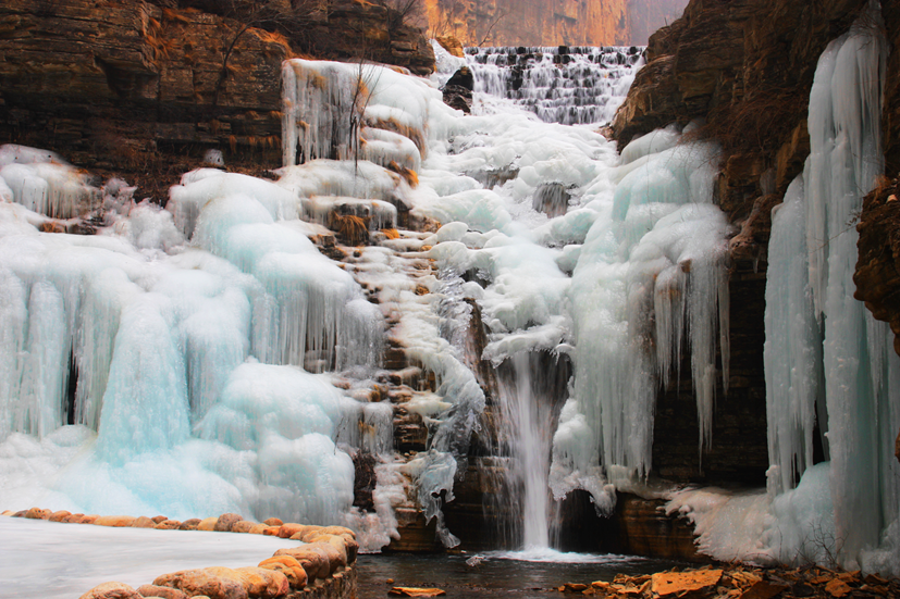 冬天來通天峽看冰掛吧!景區(qū)門票半價優(yōu)惠哦。
