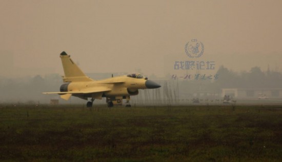 網(wǎng)友拍攝到的殲-10B戰(zhàn)機試飛照 網(wǎng)友拍攝到的殲-10B戰(zhàn)機試飛照