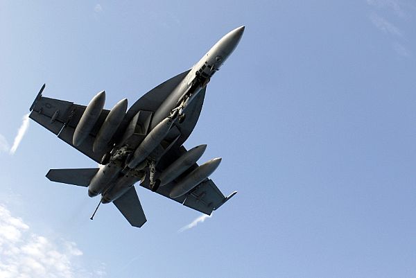 資料圖：美軍F/A-18艦載機(jī)。