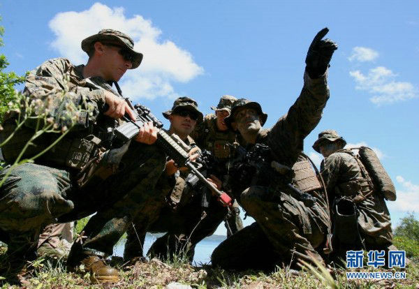 美菲“肩并肩2012”軍演菲律賓和美國(guó)的“肩并肩”聯(lián)合軍演在巴拉望島烏盧甘灣舉行。
