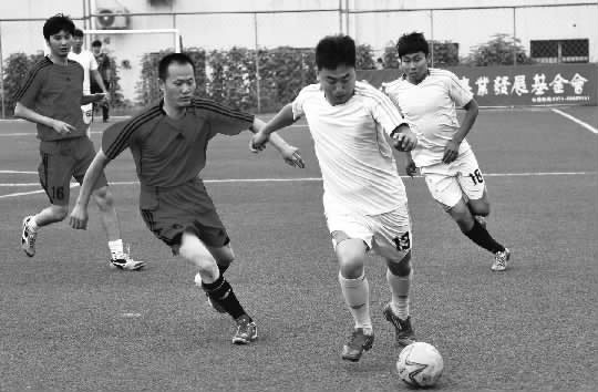 專為本屆賽事而組建的鄭州第九人民醫(yī)院隊(duì)，是該院歷史上第一支足球隊(duì)