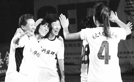 此次運(yùn)之杰足球俱樂部的參賽隊(duì)員，大多是由女足退役球員組成