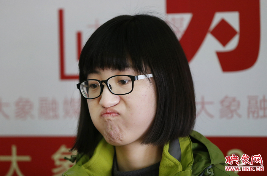 偶爾來個這樣的表情，算是放松緊張的心情吧！