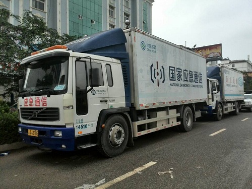 中國(guó)移動(dòng)應(yīng)急通信保障車(chē)保障災(zāi)區(qū)通信暢通
