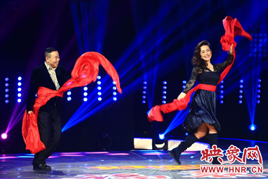 潘長江與昔日夢中情人聯(lián)手秀秧歌