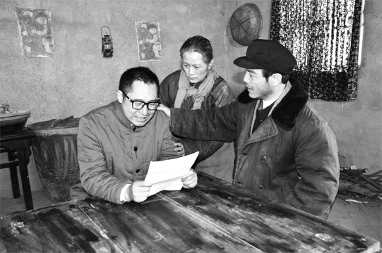 《焦裕祿》拍攝現(xiàn)場，演員穿著冬裝拍戲