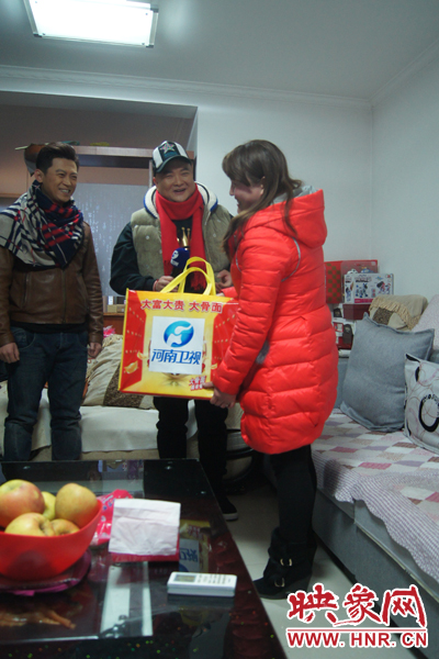 范軍、張竟達噓寒問暖送祝福