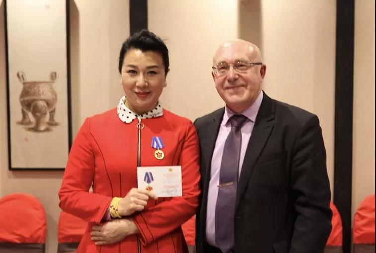 演出代表團(tuán)團(tuán)長、河南豫劇院黨委書記 汪荃珍