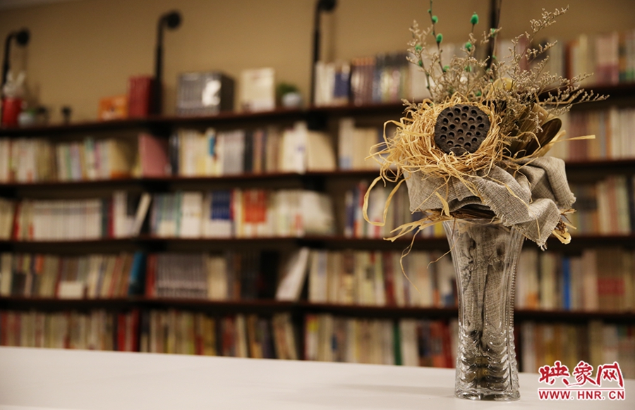 書(shū)店內(nèi)的裝飾。