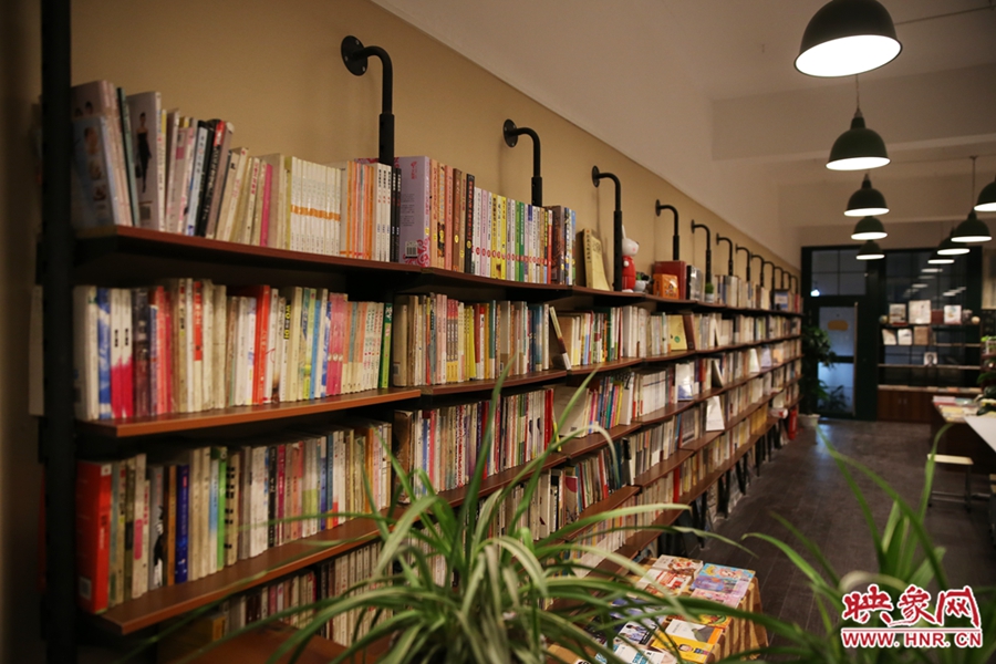 書(shū)店內(nèi)的裝飾。