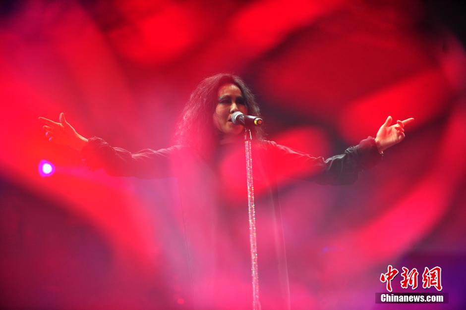 “搖滾女歌手”羅琦在京首開個(gè)唱 謝天笑壓軸助陣 “搖滾女歌手”羅琦在京首開個(gè)唱 謝天笑壓軸助陣