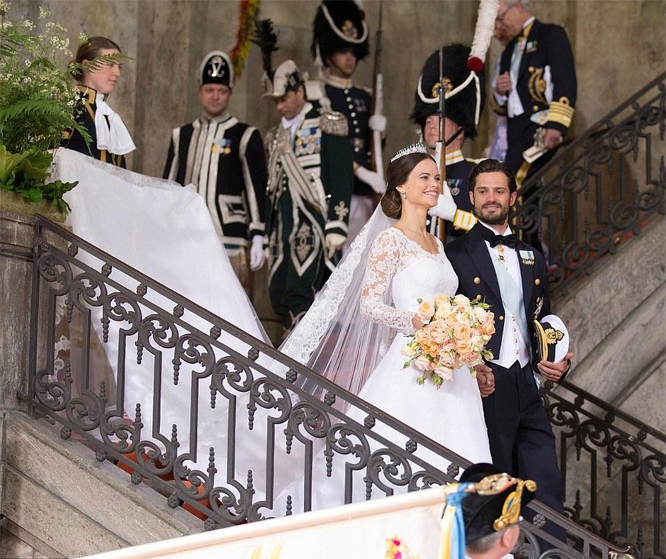 現(xiàn)實(shí)版“灰姑娘”！瑞典王子迎娶比基尼女模