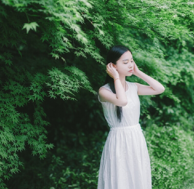 同濟(jì)90后學(xué)霸女神?；?顏值爆表清純迷人