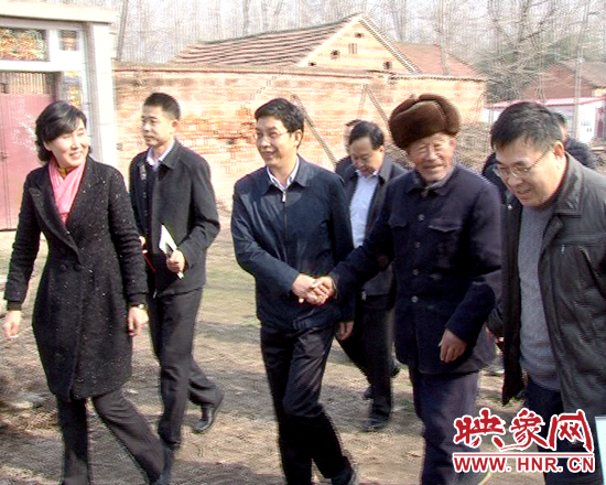 金冬江、李萬順、吳文立一行赴正陽縣慰問