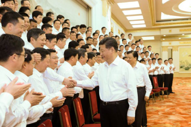 6月30日，黨和國(guó)家領(lǐng)導(dǎo)人習(xí)近平、劉云山等在北京人民大會(huì)堂會(huì)見(jiàn)全國(guó)優(yōu)秀縣委書記。